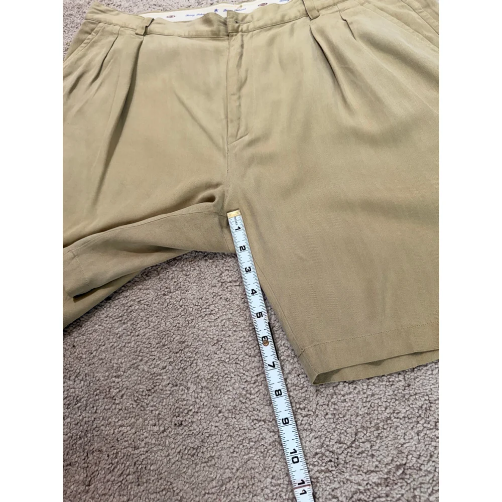 Men's Tommy Bahama Flat Front Shorts Sz 40 Beige 100% Silk Preppy Coastal Resort